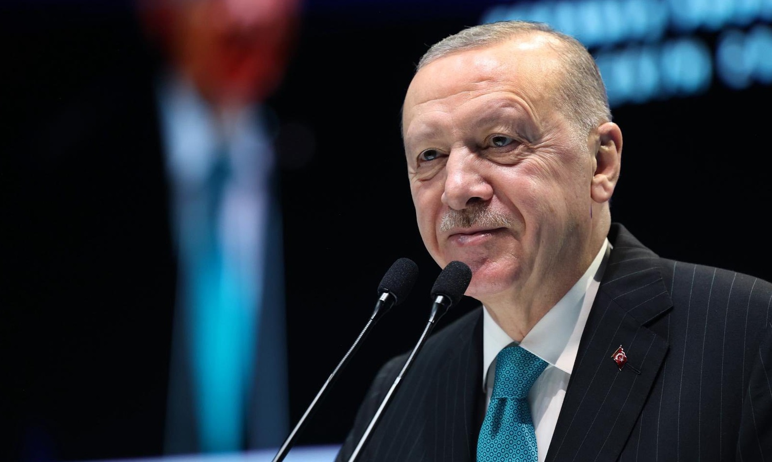 ŞÜKRANLARIMI SUNUYORUM