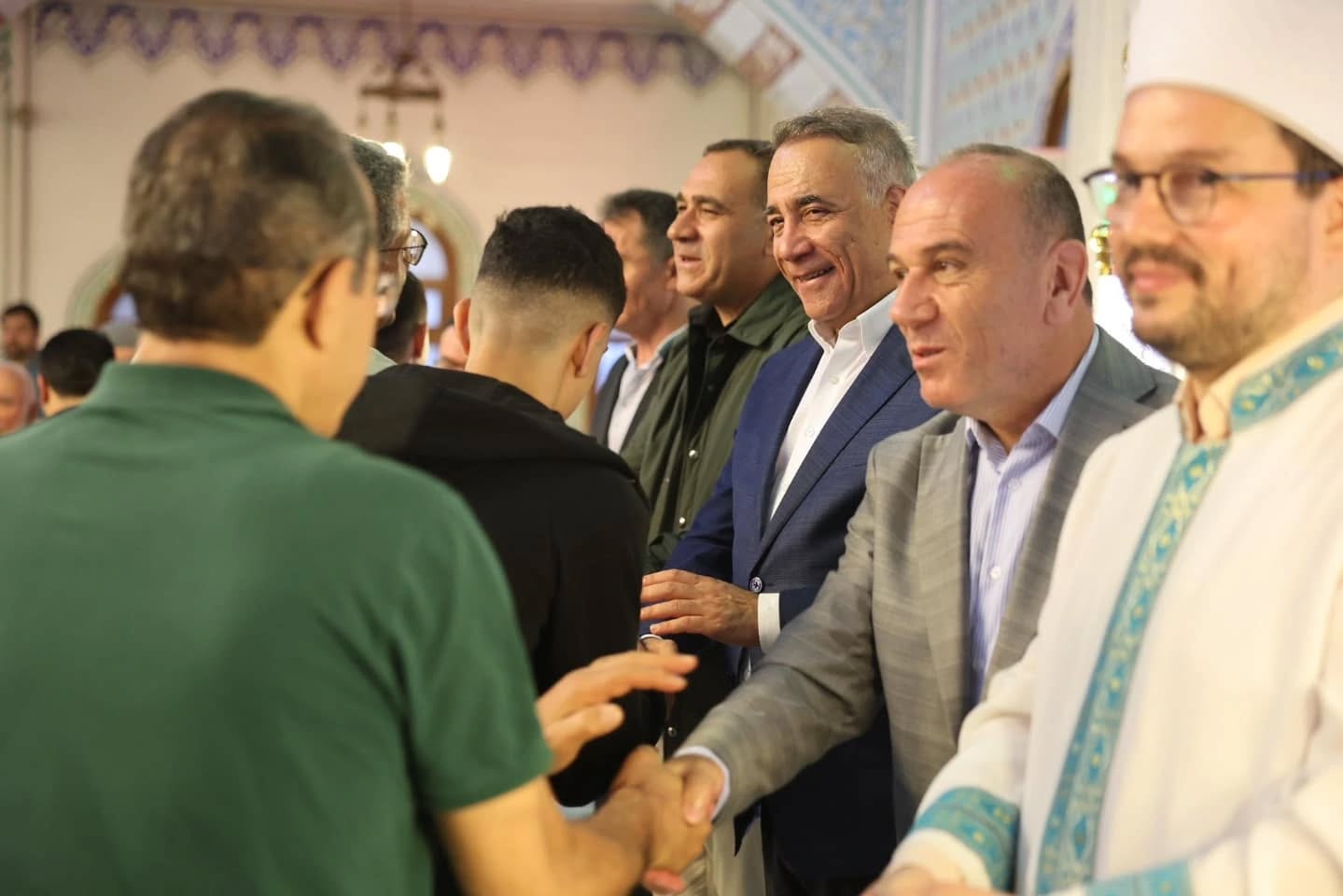 BAYRAM NAMAZINDA BULUŞTUK