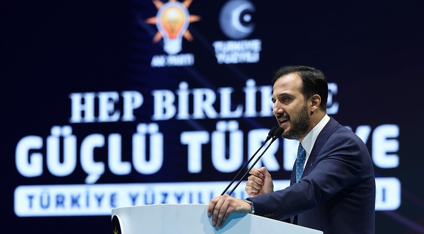 BİTMEYECEK BİR YOLCULUĞUN ADIYIZ