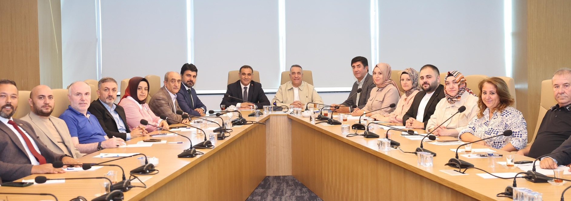 ŞEHR'-İ MECLİSTEYİZ