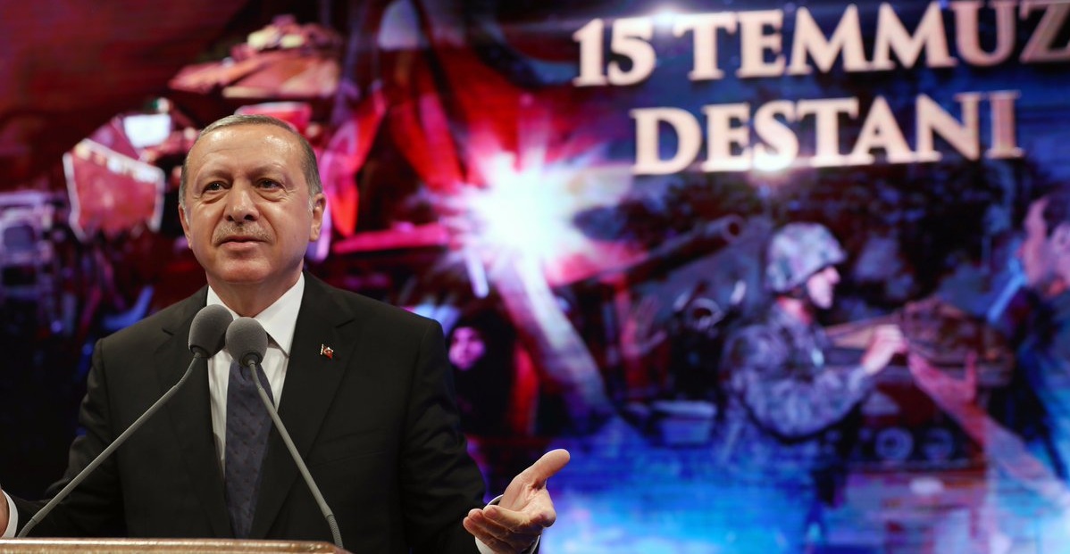 15 TEMMUZ: LİDERİN ETRAFINDA KENETLENEN MİLLETİN ZAFERİDİR