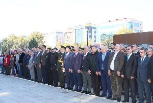 İlçe Başkanımız Av.Abdurrahman Dursun Çelenk Sunma Merasimine Katıldı.