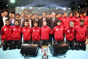 ZARA EKİNLİ SPOR KULÜBÜMÜZÜN BAŞARISI AYAKTA ALKIŞLANDI